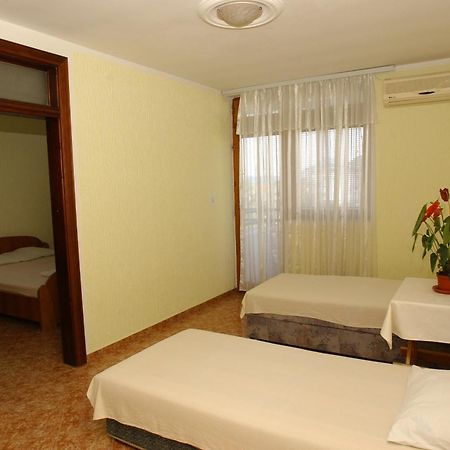 Rooms & Apartments Anka Bar Exterior foto